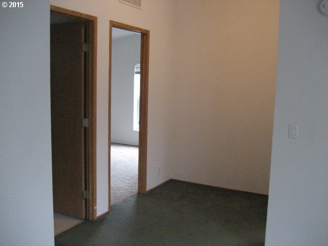22635 Southwest Riggs Road Beaverton, OR 97078 - Photo 11 of 17
