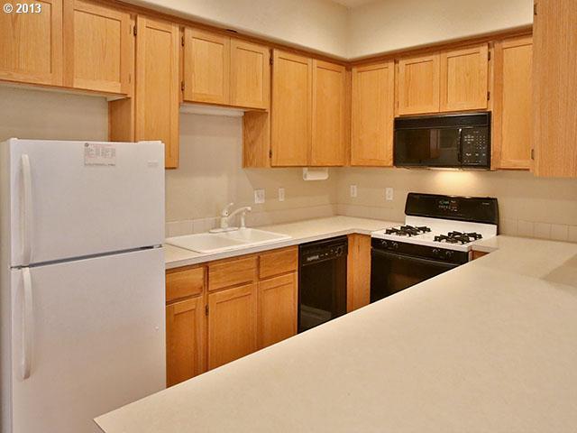 508 Northeast Roth Street Portland, OR 97211 - Photo 12 of 16 Gallery Image 12