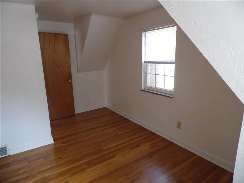 101 Buckhill Road Pittsburgh, PA 15237 - Photo 8 of 13 Gallery Image 8