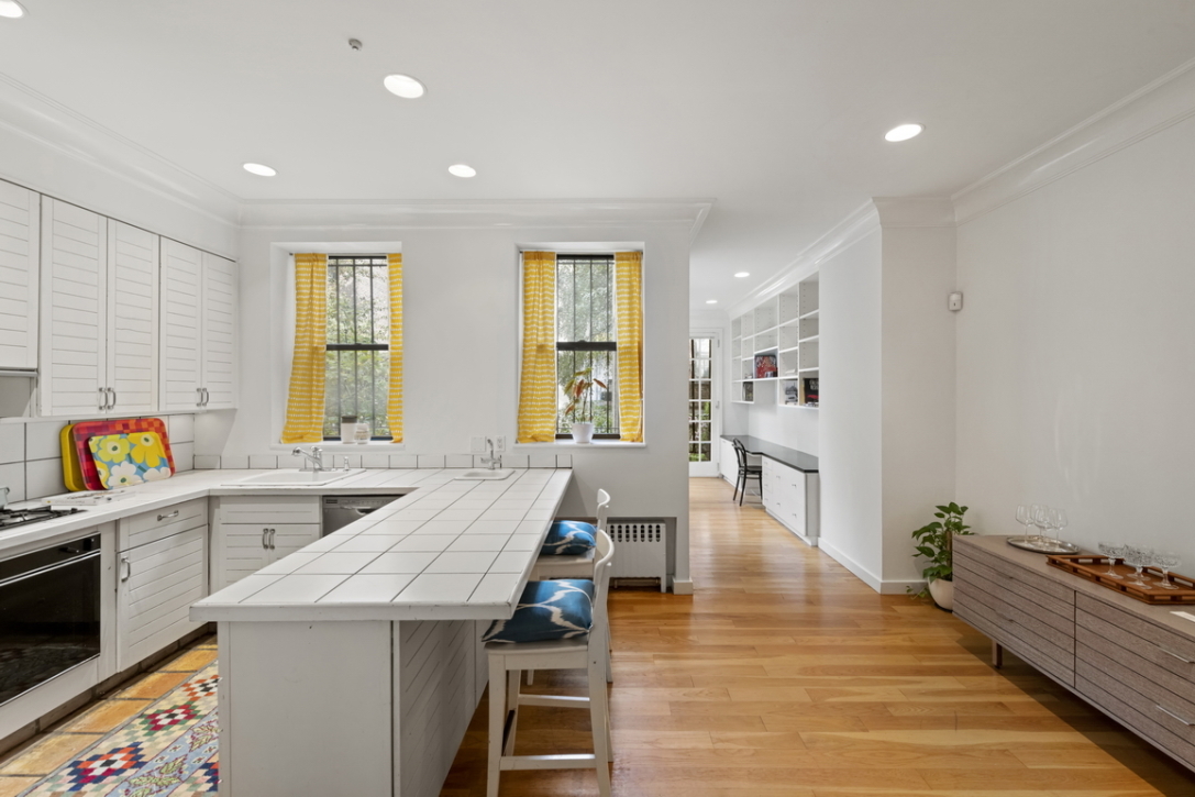 319 East 6th Street Manhattan, NY 10003 - Photo 10 of 26