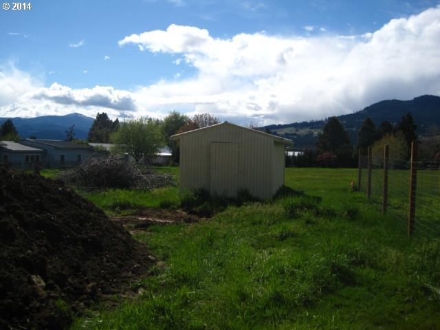 930 Southwest Winebarger Road White Salmon, WA 98672 - Photo 1 of 13 Gallery Image 1