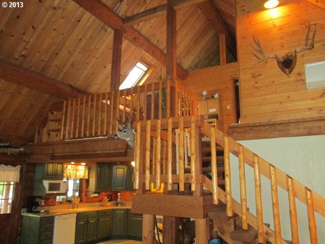 557 Thompson Road Riddle, OR 97469 - Photo 6 of 16