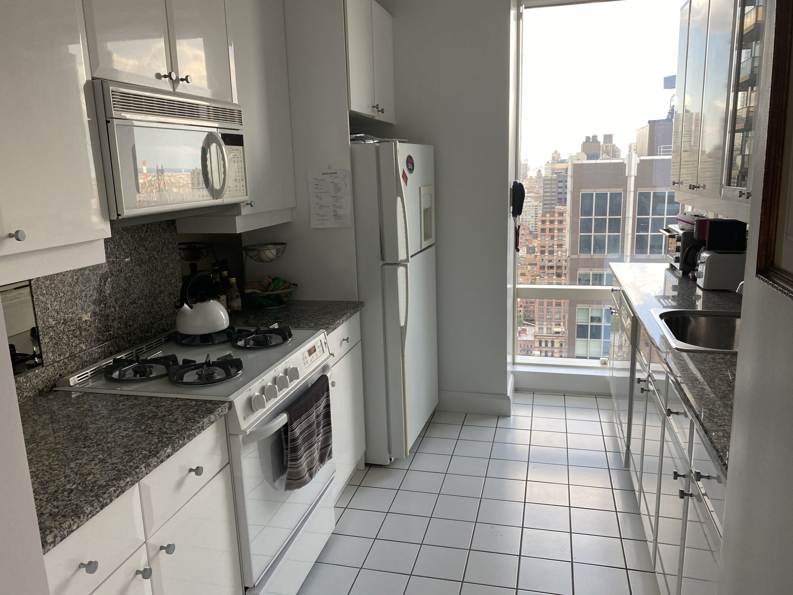 845 United Nations Plaza, Unit 37E Manhattan, NY 10017 - Photo 6 of 15