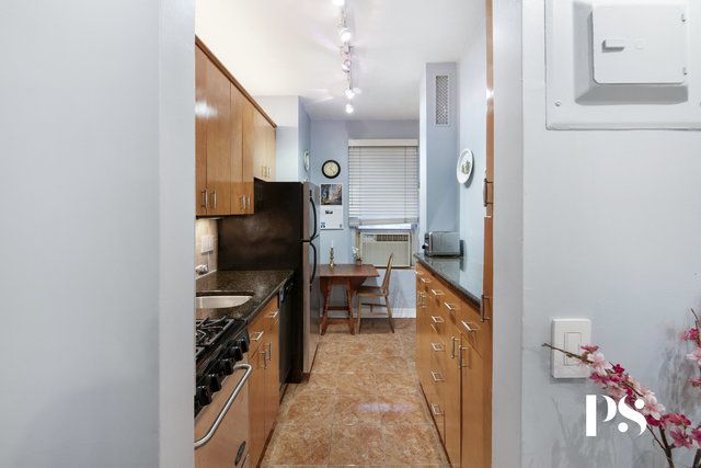 $390,000 | 233 West 21st Street, Unit 1A | Chelsea