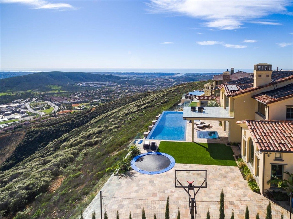 937 Pearl Drive San Marcos, CA 92078 - Photo 2 of 25