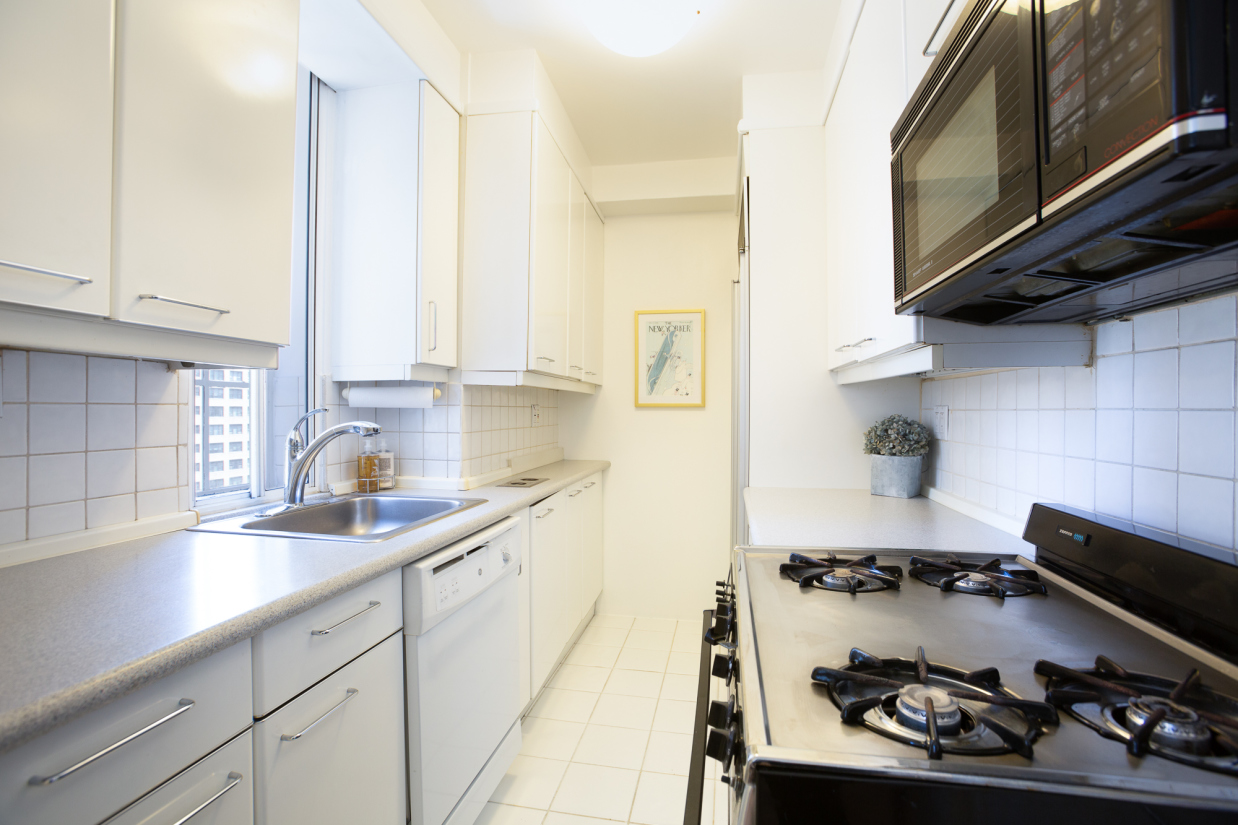 340 West 57th Street, Unit 11I Manhattan, NY 10019 - Photo 6 of 8