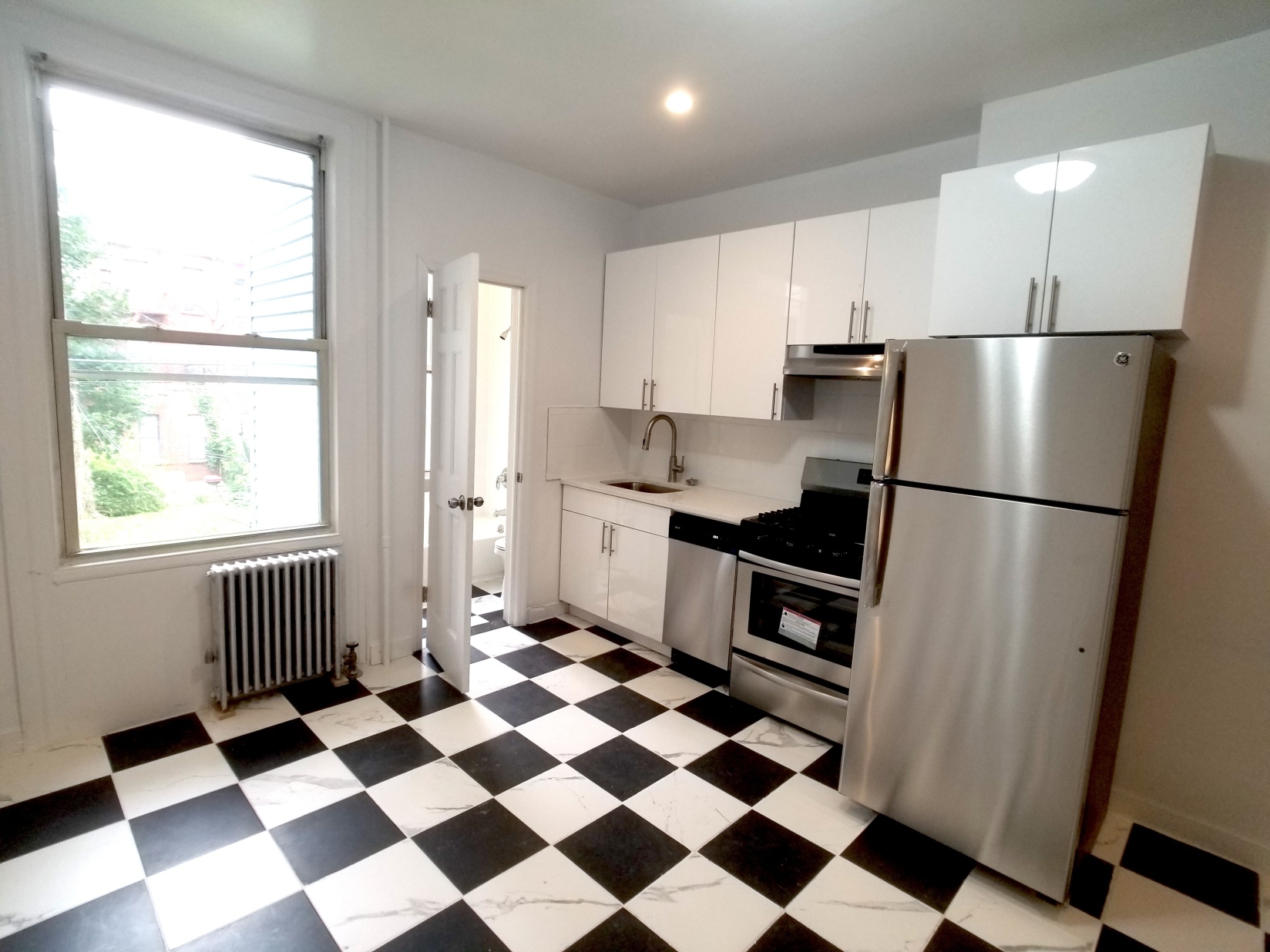 111 Freeman Street, Unit 2L Brooklyn, NY 11222 - Photo 12 of 13