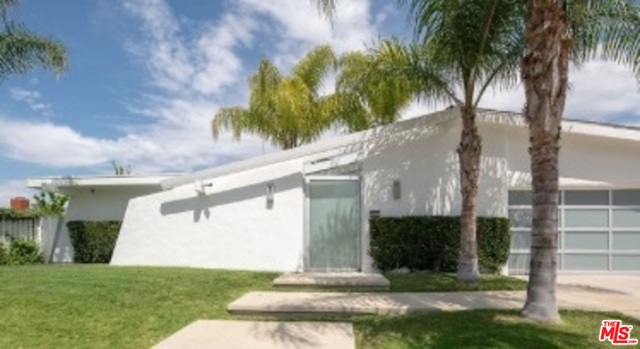 22719 Federalist Road Calabasas, CA 91302 - Photo 8 of 23