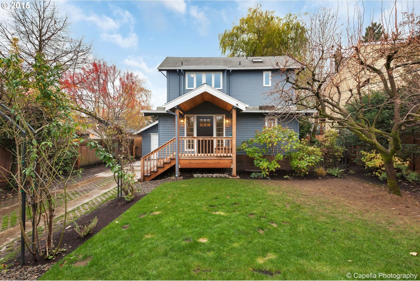 604 Southwest Florida Street Portland, OR 97219 - Photo 1 of 24 Gallery Image 1