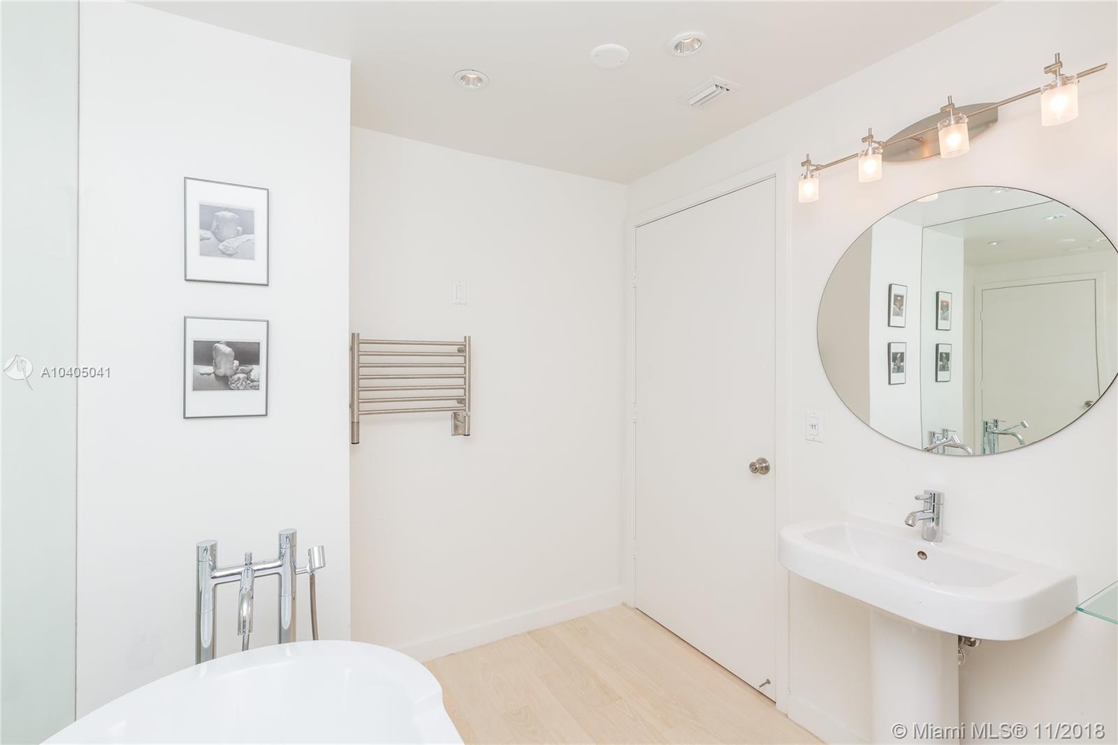 1040 Biscayne Boulevard, Unit 4407 Miami, FL 33132 - Photo 22 of 33