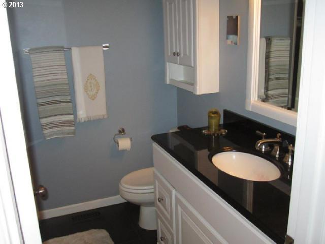 722 Northeast Delsey Road Hillsboro, OR 97124 - Photo 11 of 16 Gallery Image 11