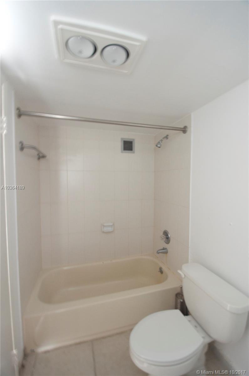 555 Northeast 15th Street, Unit 409 Miami, FL 33132 - Photo 9 of 12