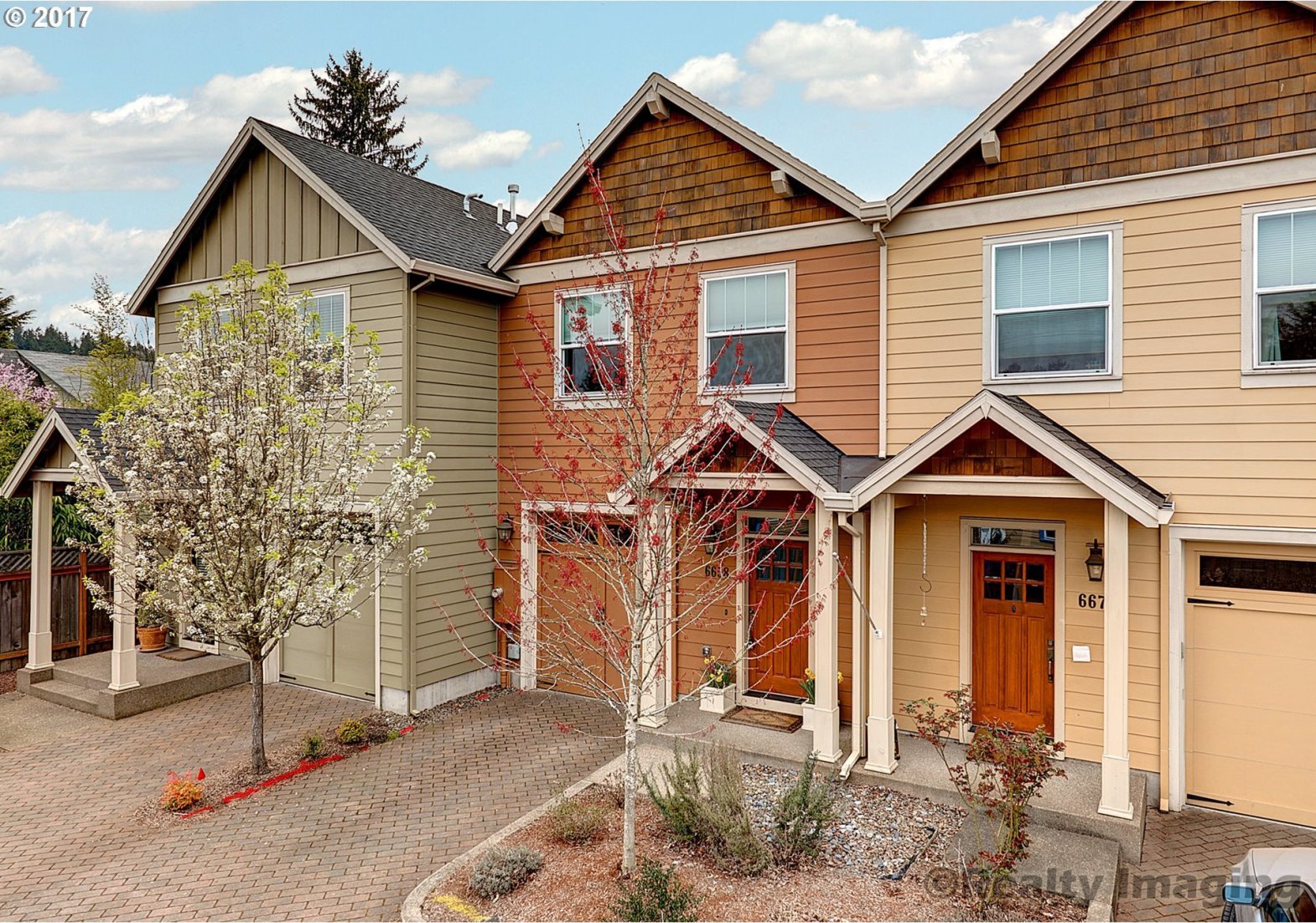 6658 Southwest 23rd Place Portland, OR 97219 - Photo 2 of 15