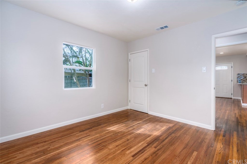 2412 Strong Avenue Commerce, CA 90040 - Photo 13 of 32