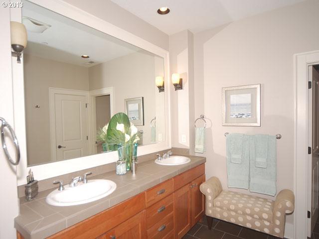 616 Southwest Rustica Terrace Portland, OR 97225 - Photo 9 of 16 Gallery Image 9