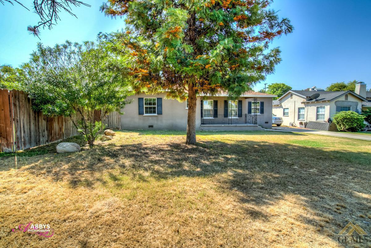 1625 Locust Ravine Bakersfield, CA 93306 - Photo 2 of 26 Gallery Image 2