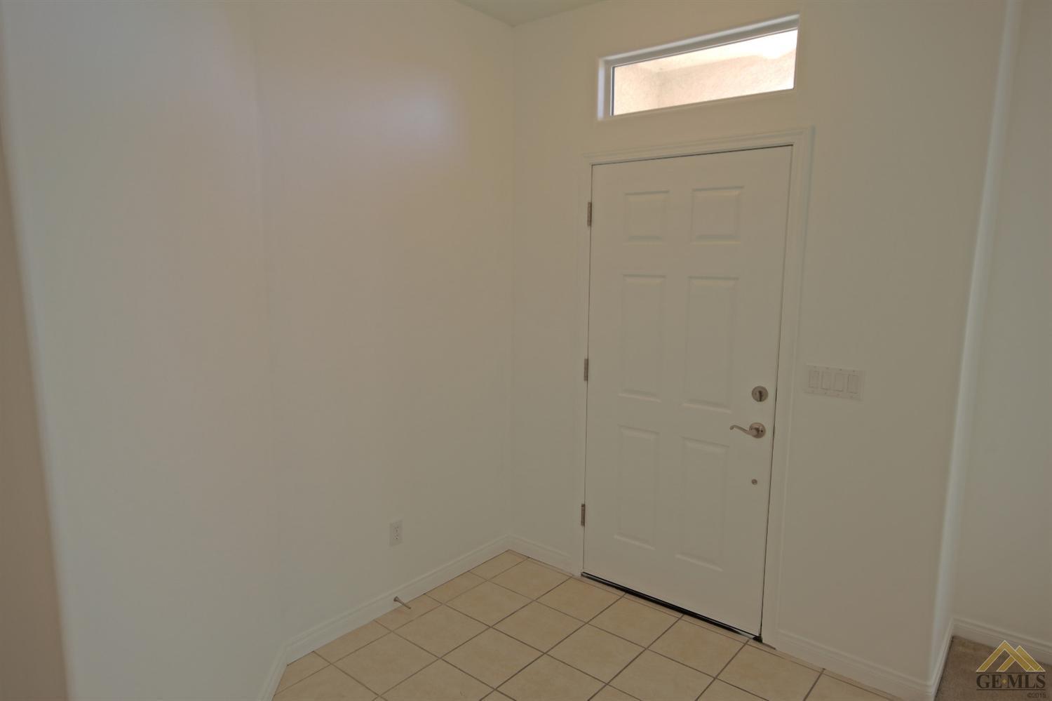 2700 Granite Ridge Place Bakersfield, CA 93313 - Photo 4 of 24 Gallery Image 4