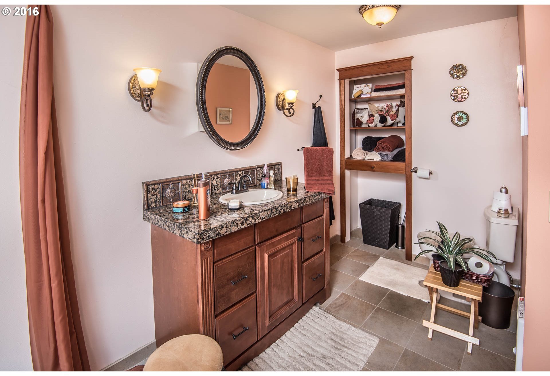 3811 Southwest Alfred Street Portland, OR 97219 - Photo 15 of 30 Gallery Image 15