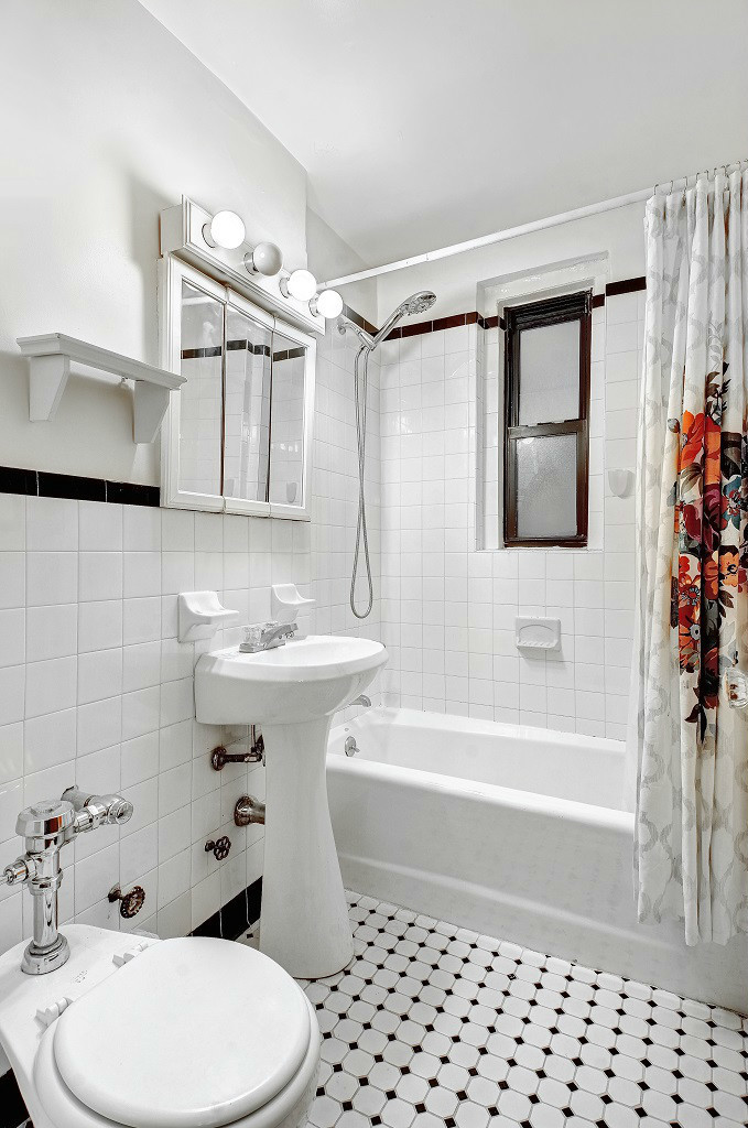 49 West 72nd Street, Unit 3B Manhattan, NY 10023 - Photo 4 of 5