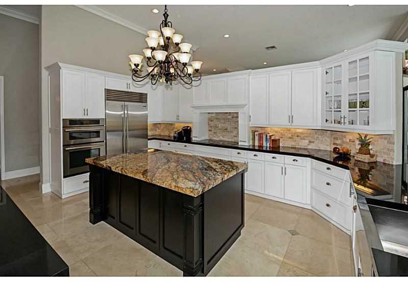 3162 Inverness Weston, FL 33332 - Photo 8 of 24