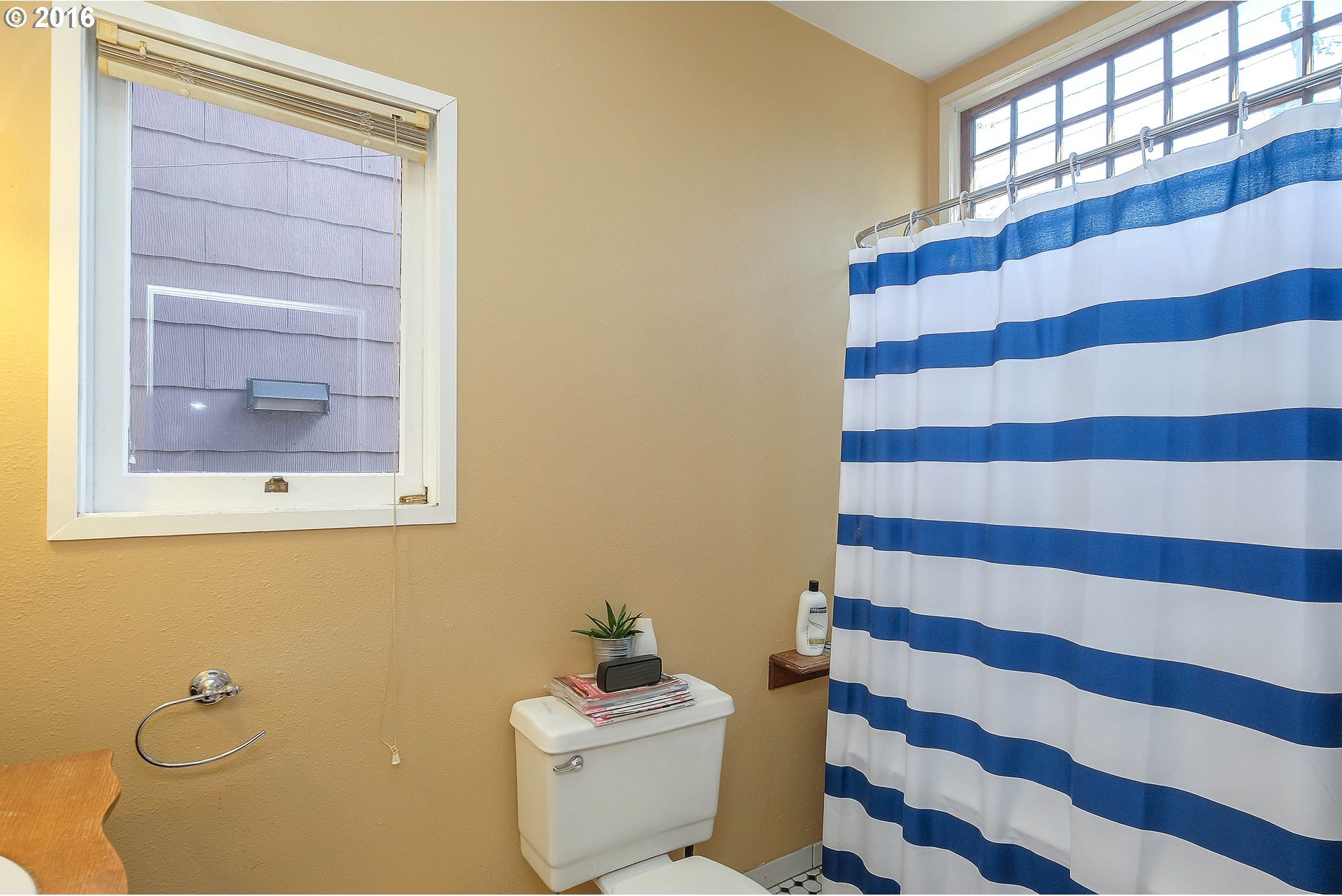 3206 Southwest Kelly Avenue Portland, OR 97239 - Photo 13 of 27