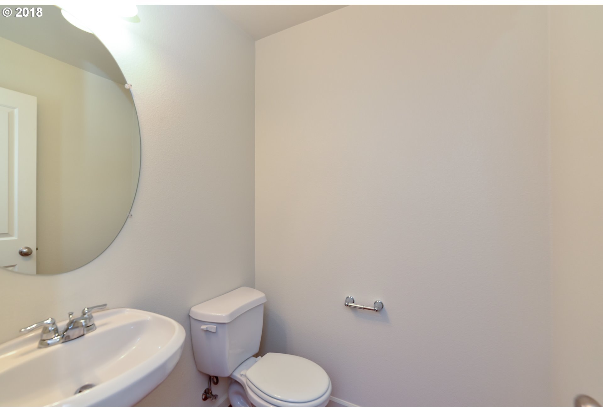 827 Southwest Windrose Terrace Beaverton, OR 97003 - Photo 5 of 32
