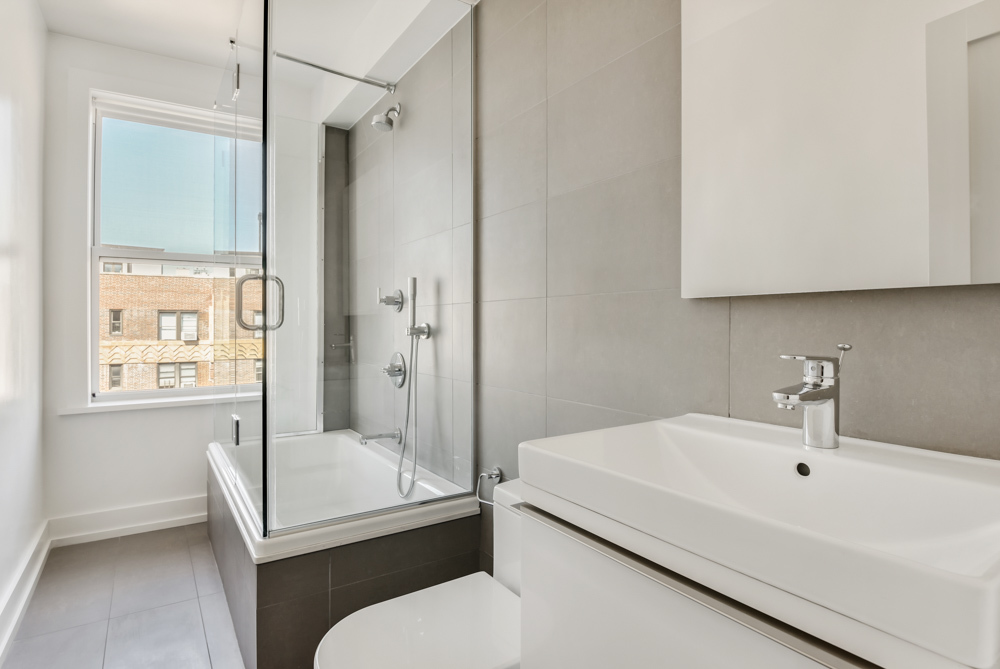 301 East 21st Street, Unit 16H Manhattan, NY 10010 - Photo 8 of 11