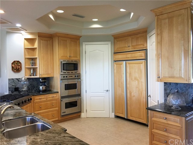 38421 Carrillo Road Fallbrook, CA 92028 - Photo 24 of 57 6 BURNER VIKING COOK TOP, DOUBLE VIKING OVENS, DOUBLE PANTRY, AND DOUBLE MICROWAVE, PLUS A WARMING DRAWER IN THE FABULOUS KITCHEN