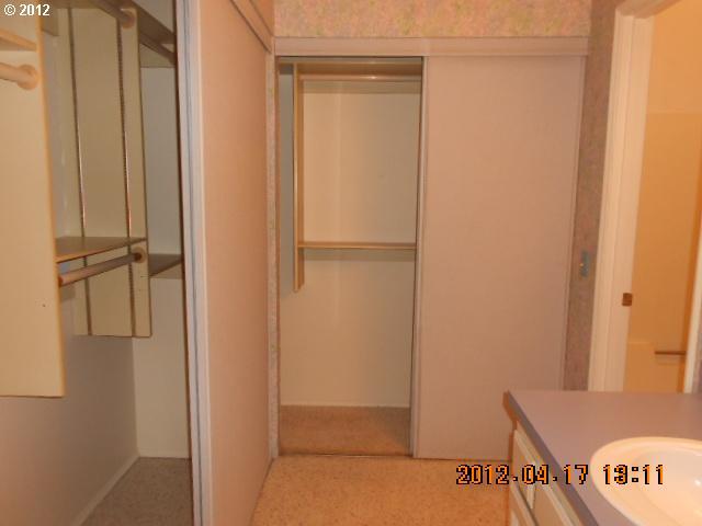 9772 Southwest Tualatin Road, Unit 104 Tualatin, OR 97062 - Photo 3 of 14