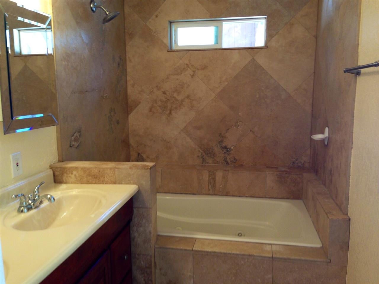 4762 Gateshead Road Carlsbad, CA 92010 - Photo 7 of 11 Upgraded Master Bath with Spa Tub!