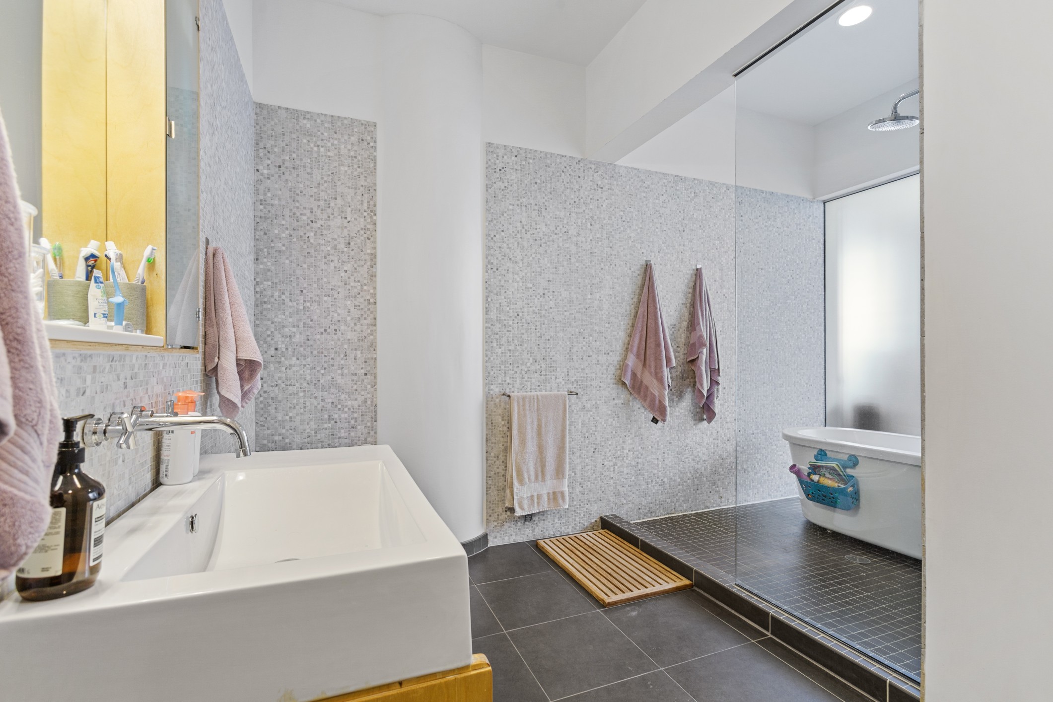 27-28 Thomson Avenue, Unit 606 Queens, NY 11101 - Photo 7 of 21