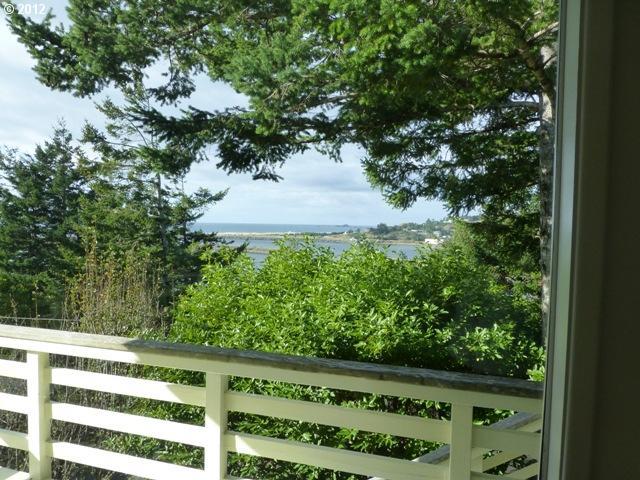 94375 Tom Cat Hill Road Gold Beach, OR 97444 - Photo 8 of 16 Gallery Image 8