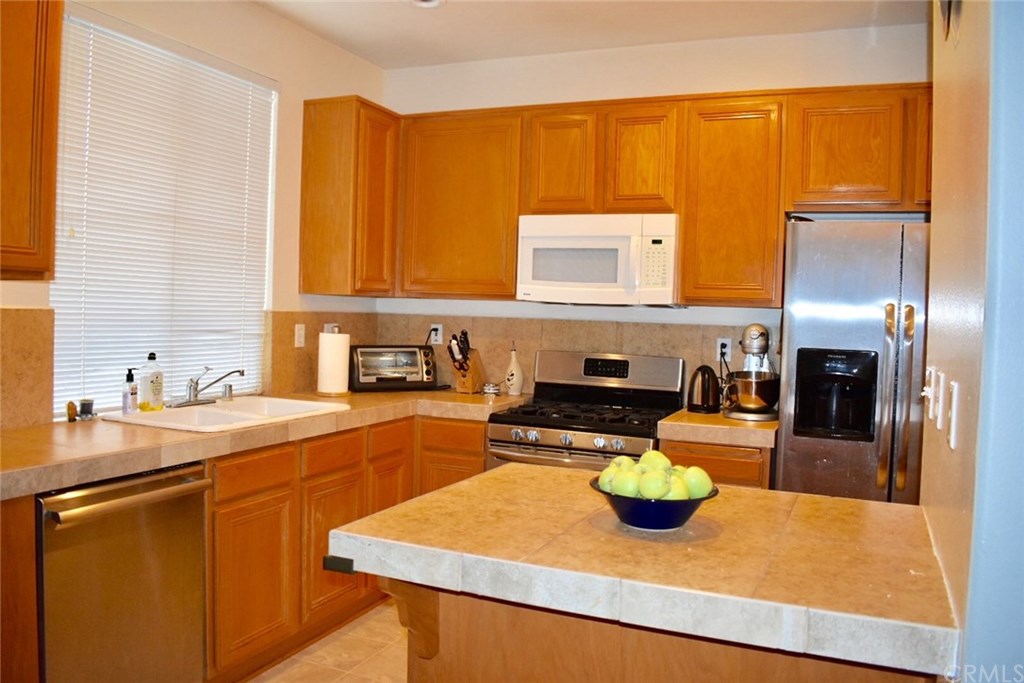 910 Timberwood Irvine, CA 92620 - Photo 13 of 26