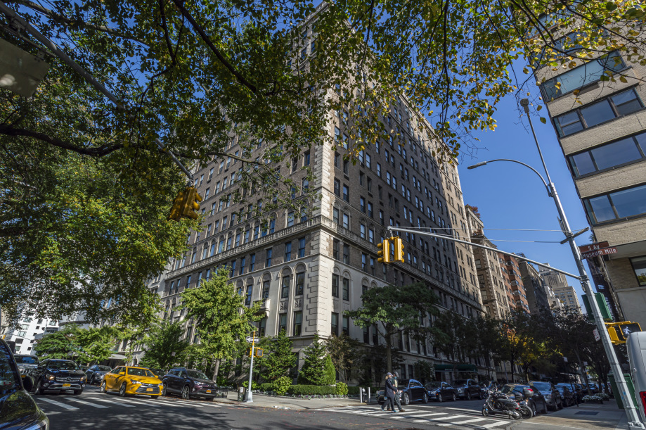 1060 5th Ave, Manhattan, NY 10128 - Photo 3 of 3