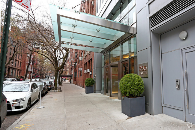 Casa74 255 E 74th St, Manhattan, NY 10021 - Photo 7 of 15