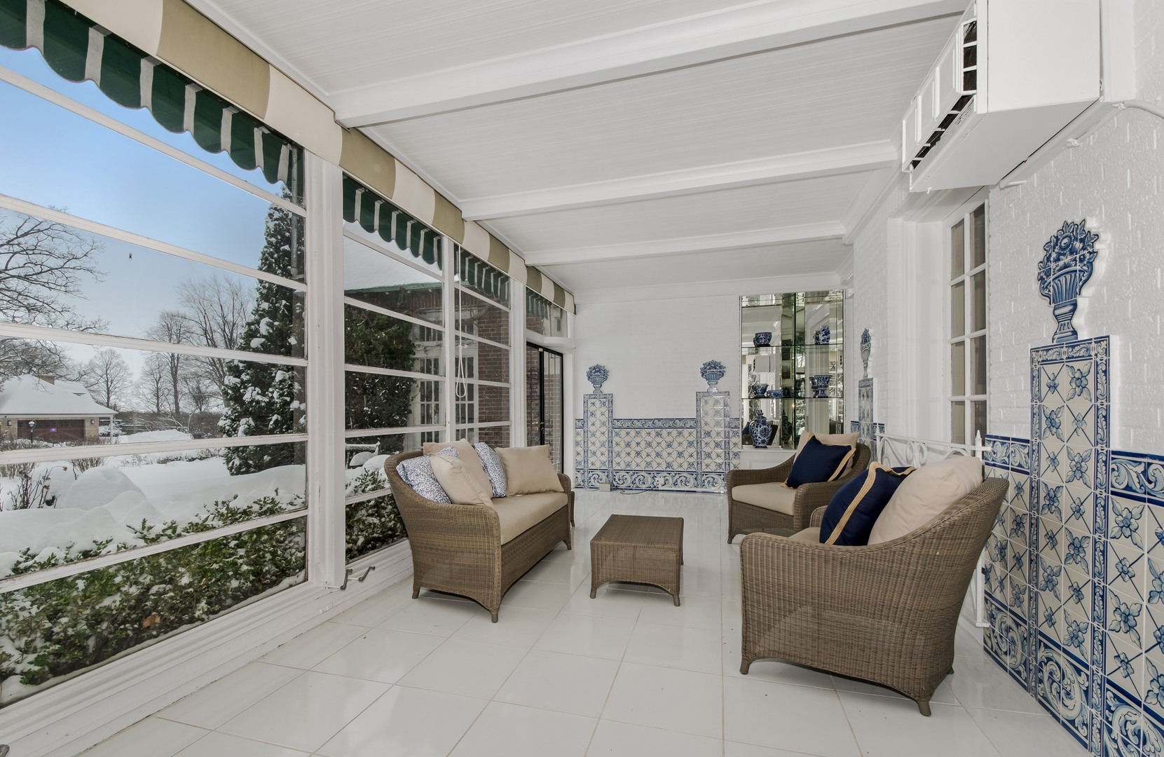 900 Edgemere Court, Evanston, IL 60202 Compass