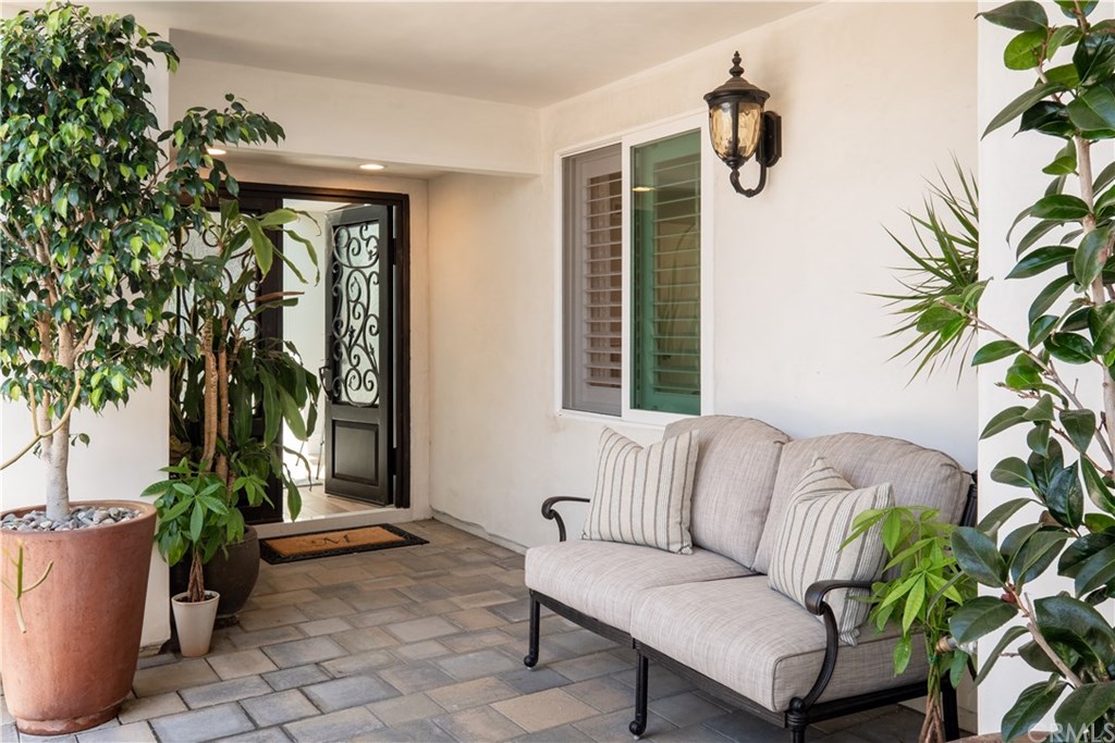 69 Montecito Drive Corona del Mar, CA 92625 - Photo 8 of 33