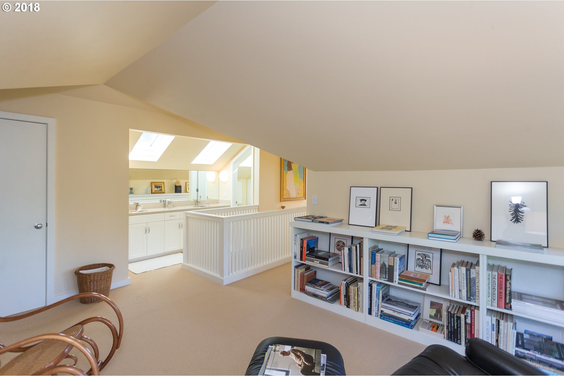 127 Southwest Hamilton Street Portland, OR 97239 - Photo 16 of 25 Gallery Image 16