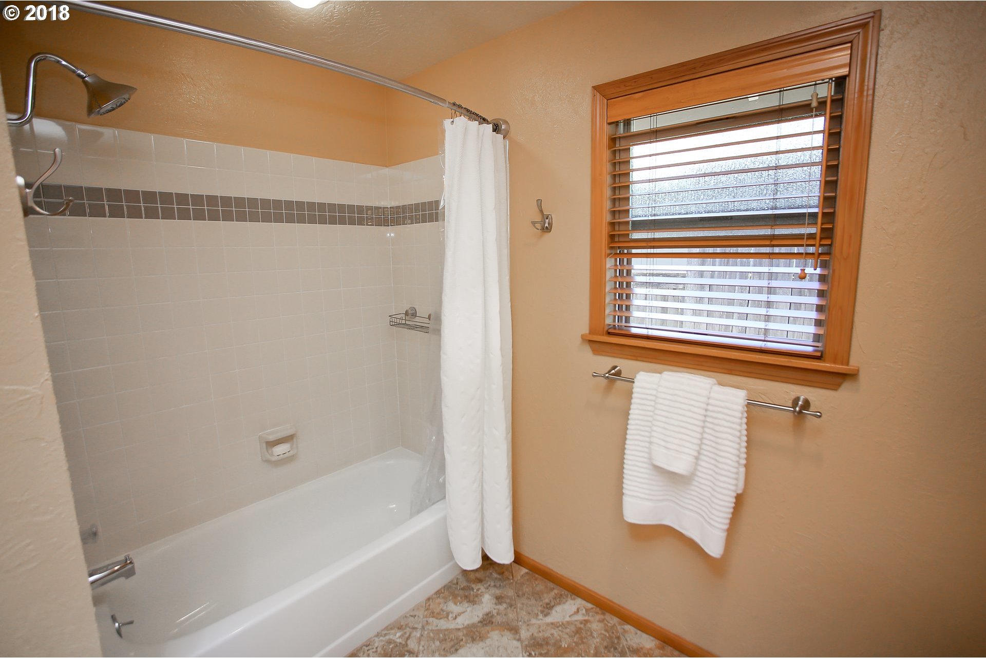 2986 Gilham Road Eugene, OR 97408 - Photo 16 of 32 Gallery Image 16