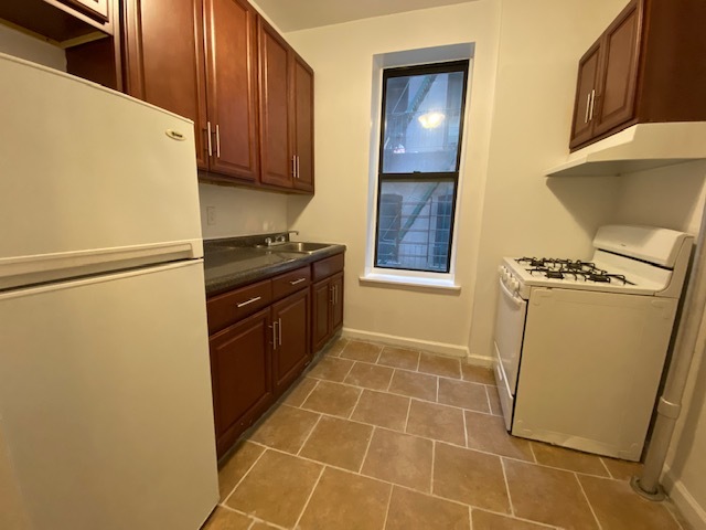 573 West 159th Street, Unit 3 Manhattan, NY 10032 - Photo 5 of 7