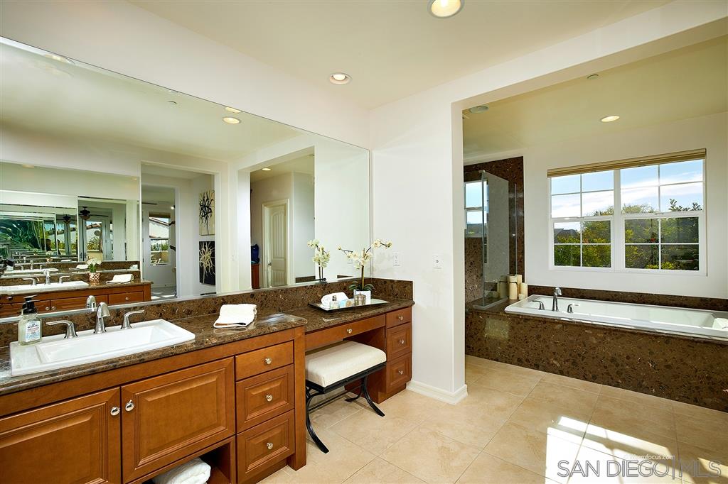 1011 Scarlet Way Encinitas, CA 92024 - Photo 15 of 25