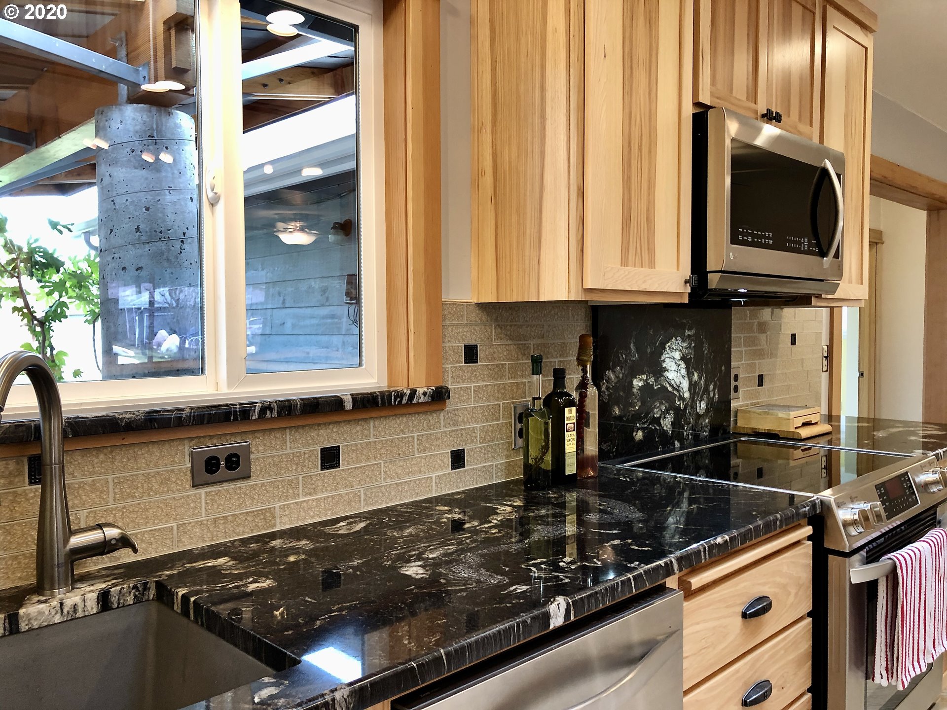 2325 Tyler Street Eugene, OR 97405 - Photo 7 of 32