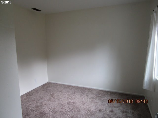 856 Water Street Springfield, OR 97477 - Photo 2 of 20