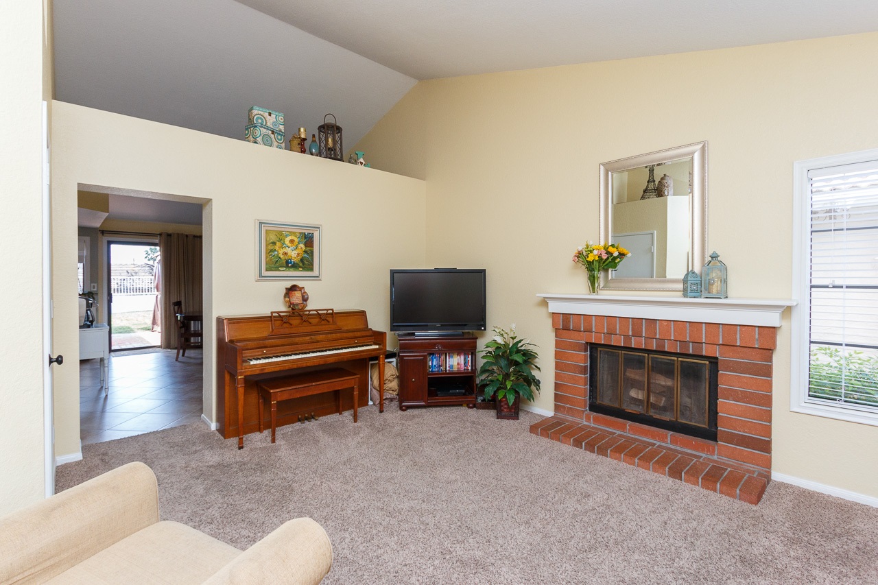 2040 Crosscreek Road Chula Vista, CA 91913 - Photo 9 of 25 Gallery Image 9