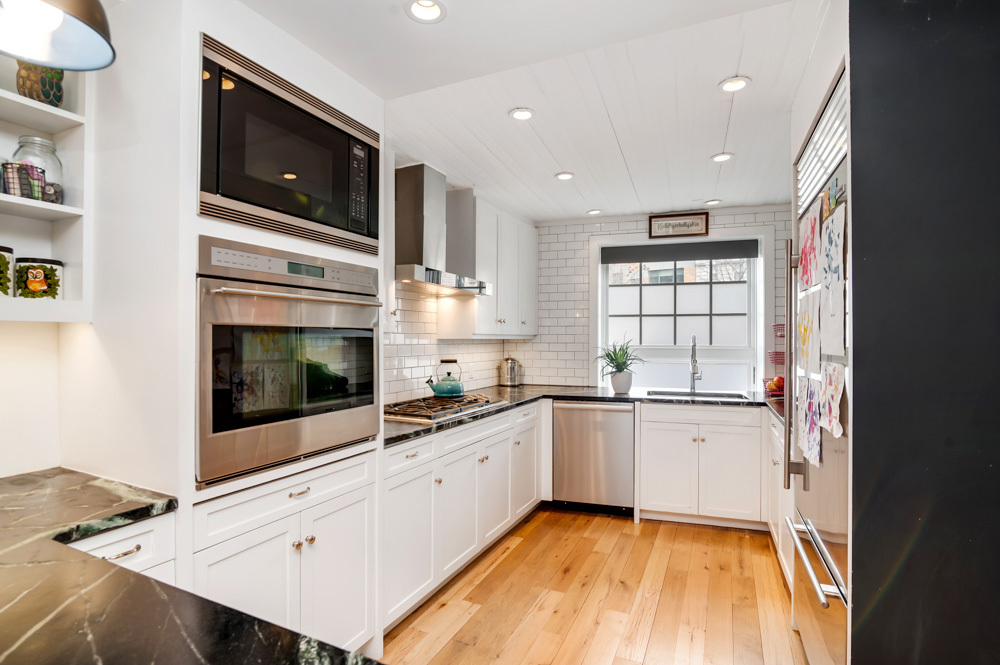 338 Metropolitan Avenue Brooklyn, NY 11211 - Photo 3 of 13