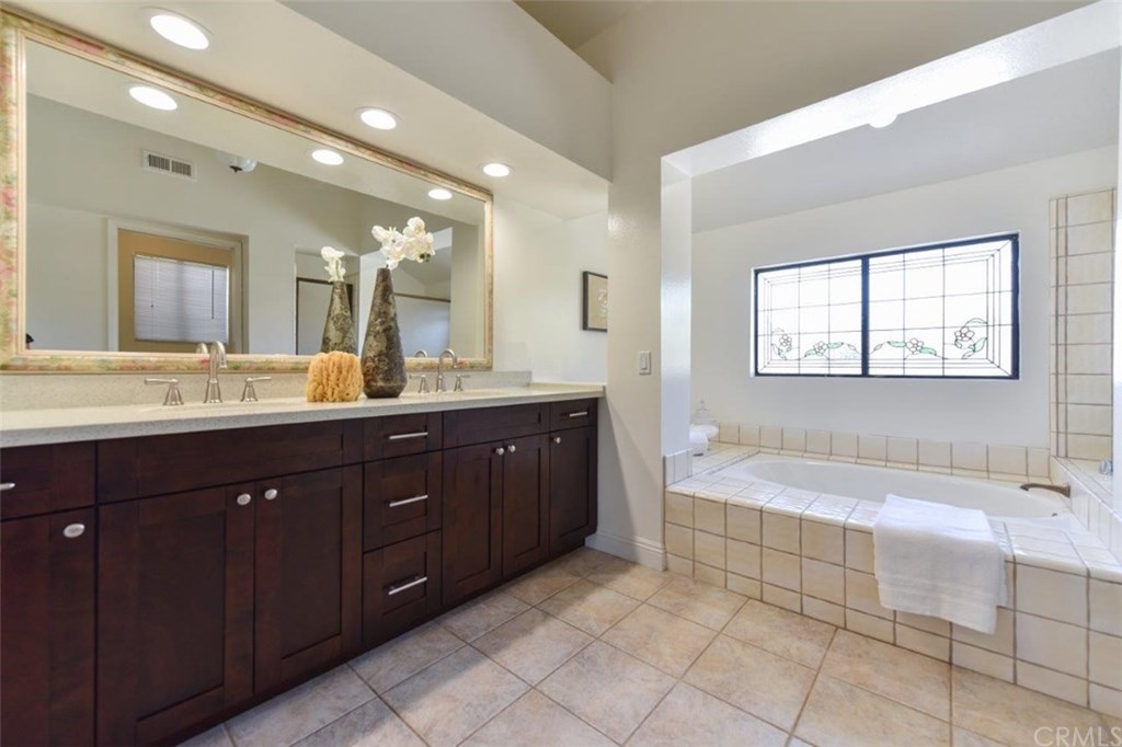 48 Sunlight Irvine, CA 92603 - Photo 38 of 60