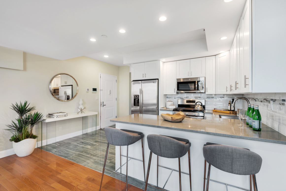 46-04 Vernon Boulevard, Unit 4A Queens, NY 11101 - Photo 15 of 19