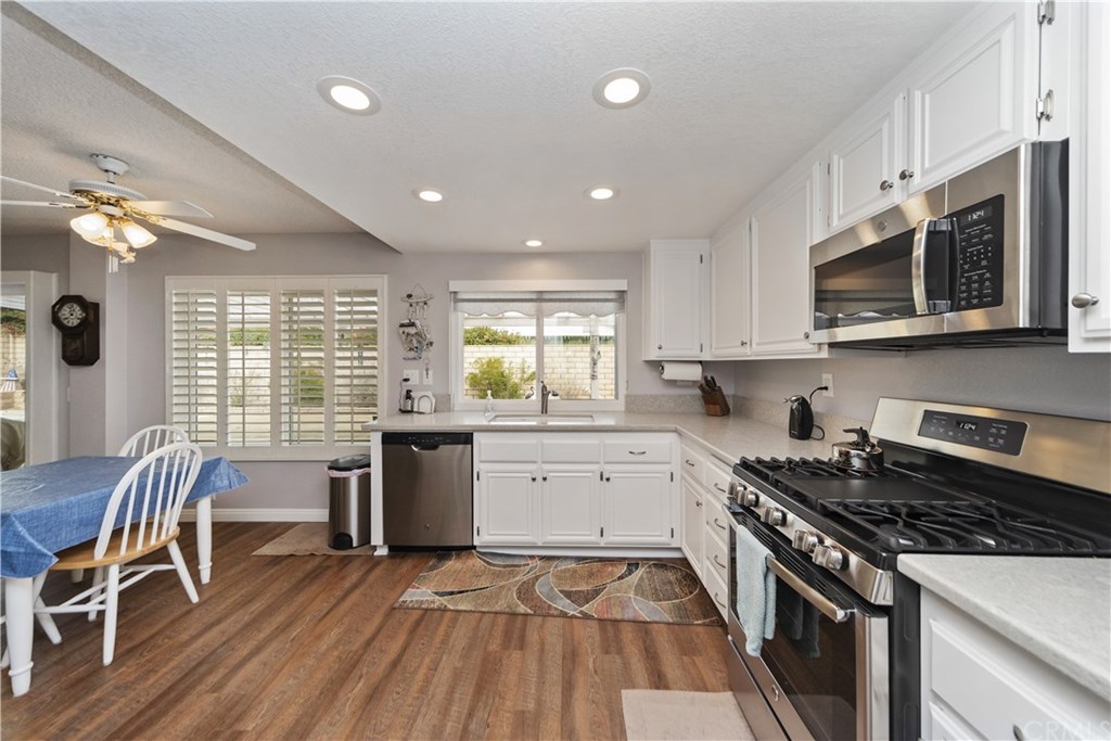 136 Sandpoint Lane Riverside, CA 92506 - Photo 16 of 35