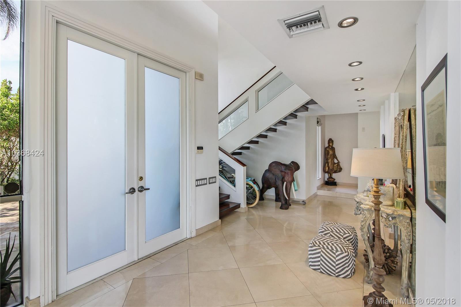 1989 Northeast 119th Road North Miami, FL 33181 - Photo 11 of 47 Gallery Image 11