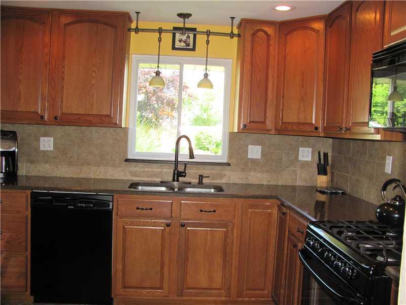 1218 Akehurst Road Green Tree, PA 15220 - Photo 13 of 25 Gallery Image 13